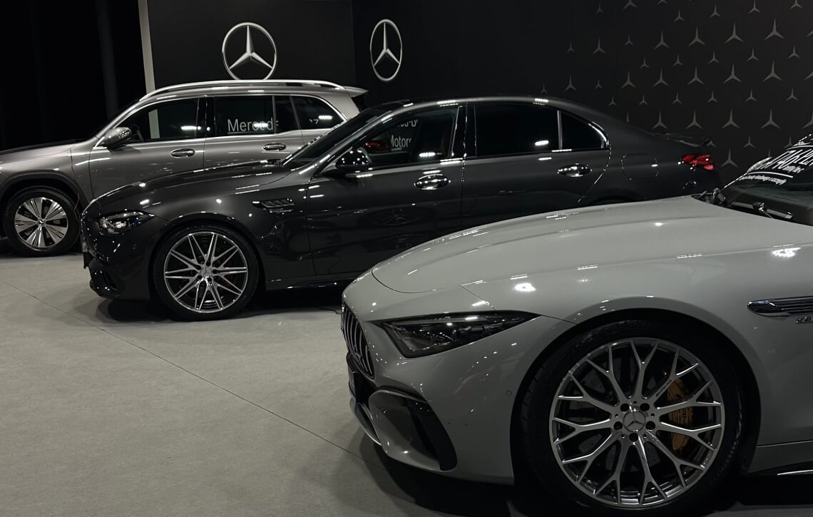 Warshaw Motor Show Slide 1